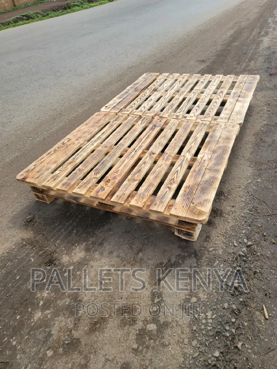 Pallet Bed- 4*6 Slightly Raised Pallet Bed. (#R6,01)