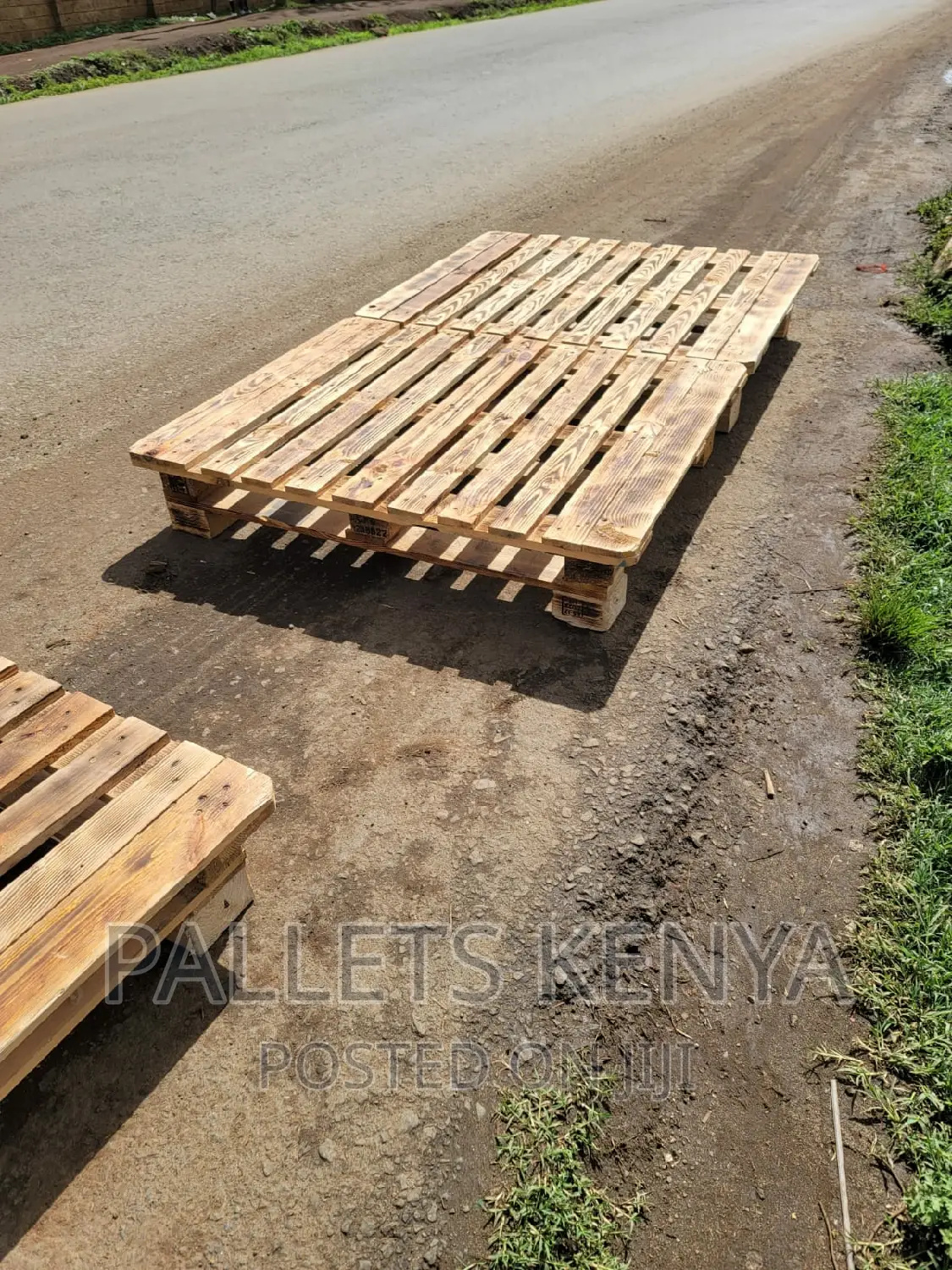 Pallet Bed- 4*6 Slightly Raised Pallet Bed (#R6,04)