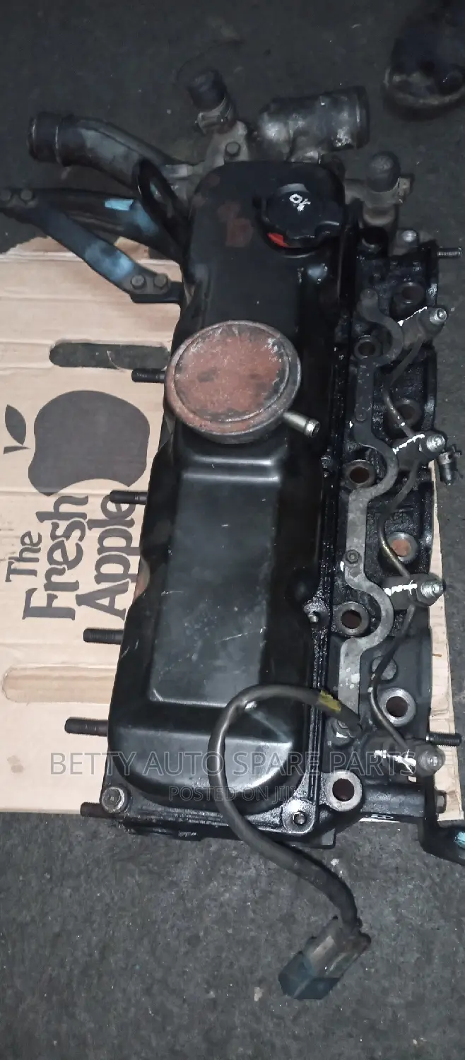 Nissan Caravan Cylinder Head Qd 32