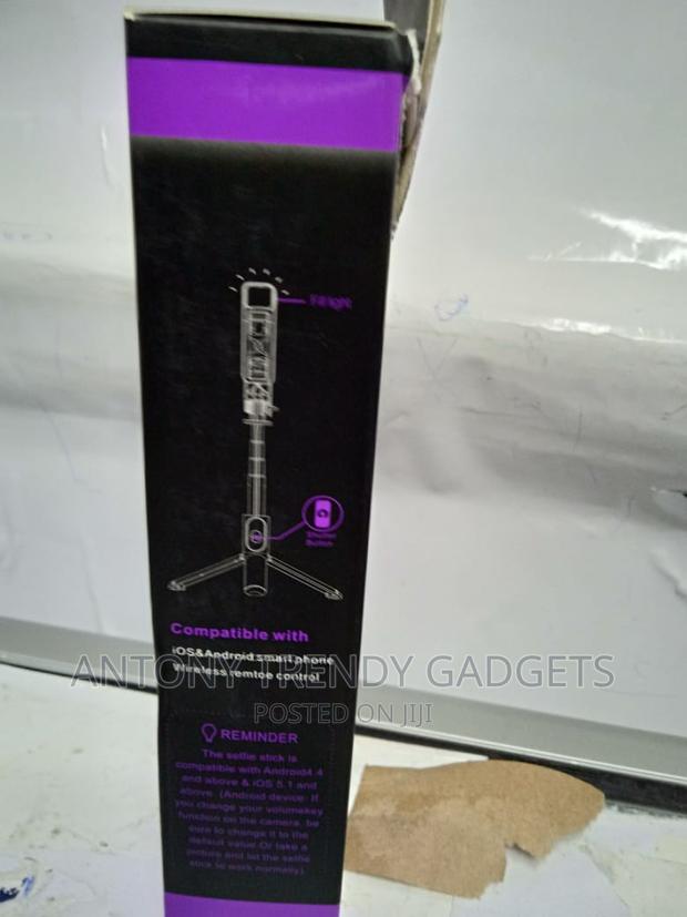 Fill Light Selfie Stick Tripod - thumbnail 3