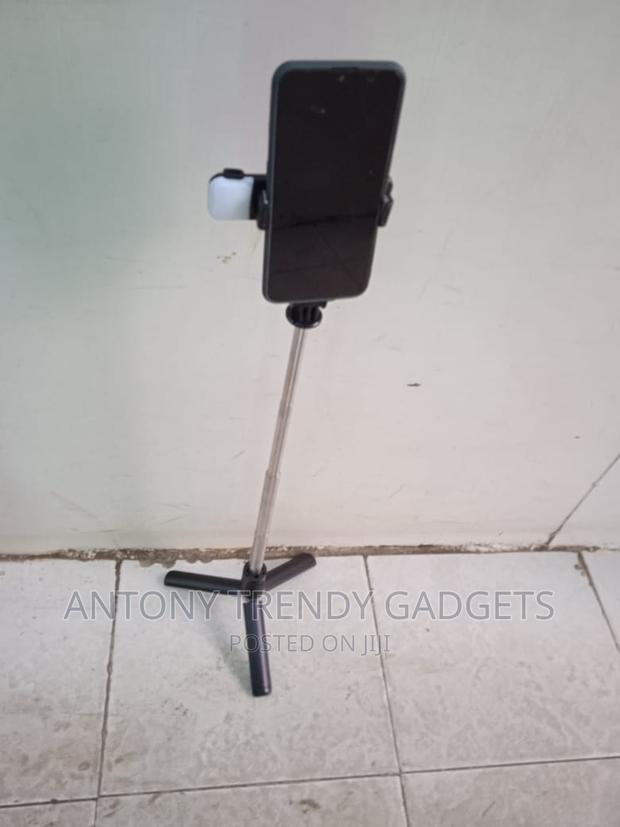 Fill Light Selfie Stick Tripod - main view