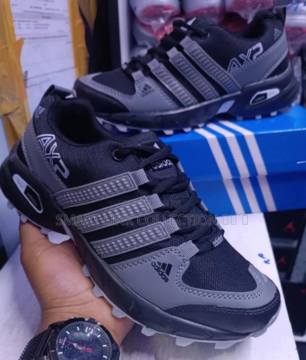 Adidas Sneakers - thumbnail 2