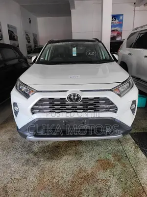 2019 Toyota RAV4 Pearl - Experience the Ultimate Driving Experience
