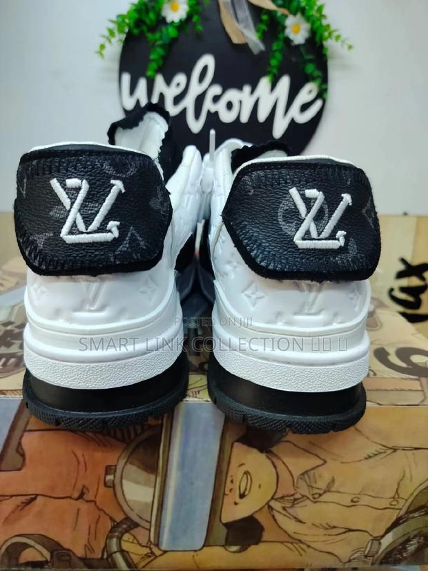 Louis Vuitton - thumbnail 2