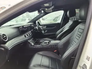 Mercedes-Benz E220 2016 Pearl