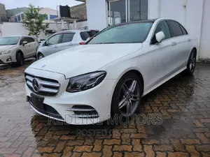 Mercedes-Benz E220 2016 Pearl