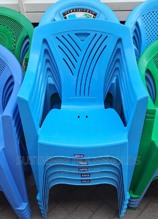 Long Arms Plastic Chairs - main view