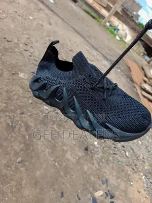 Unisex Kids Yeezy Sneakers