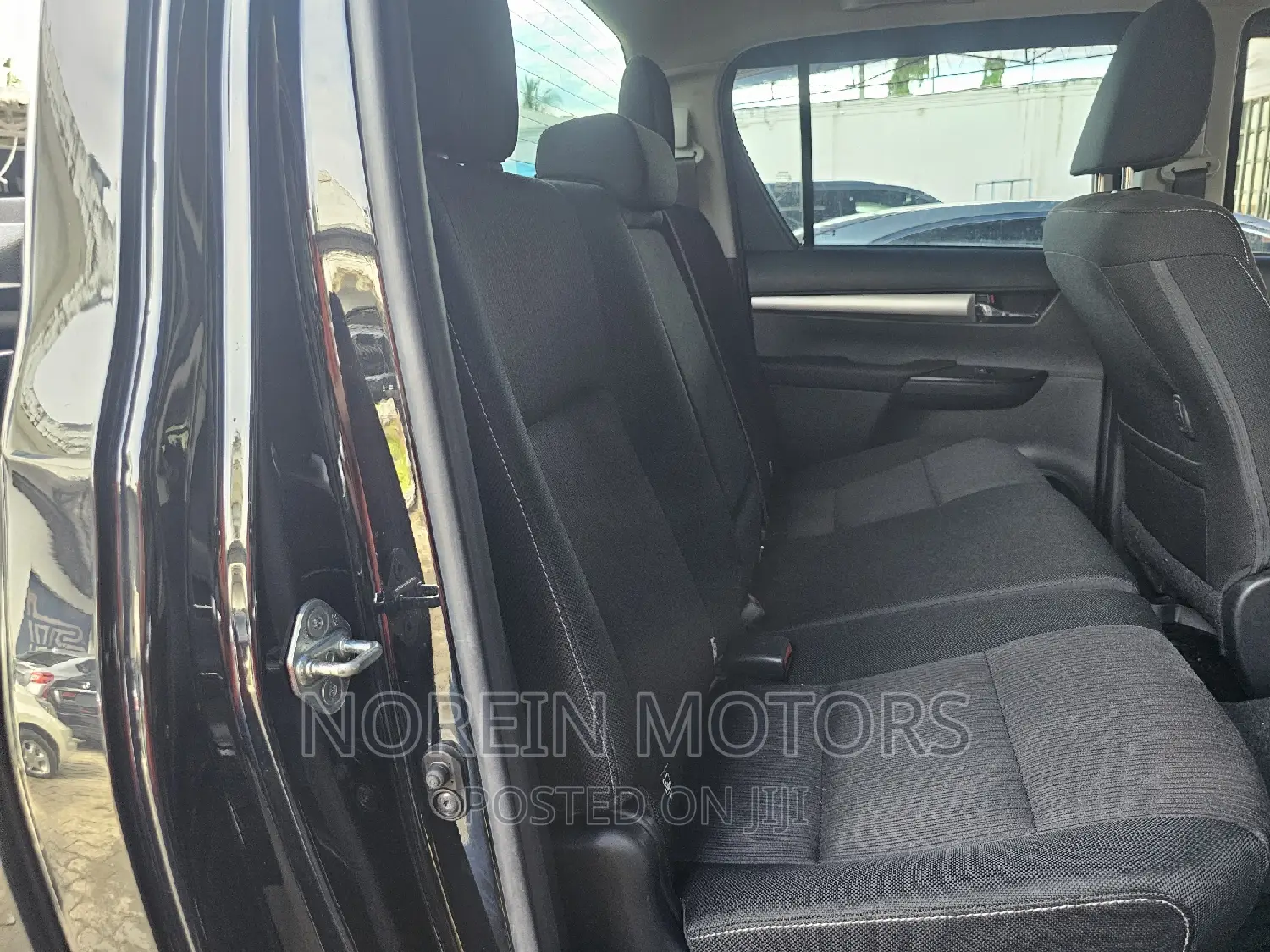 Toyota Hilux 2018 Black
