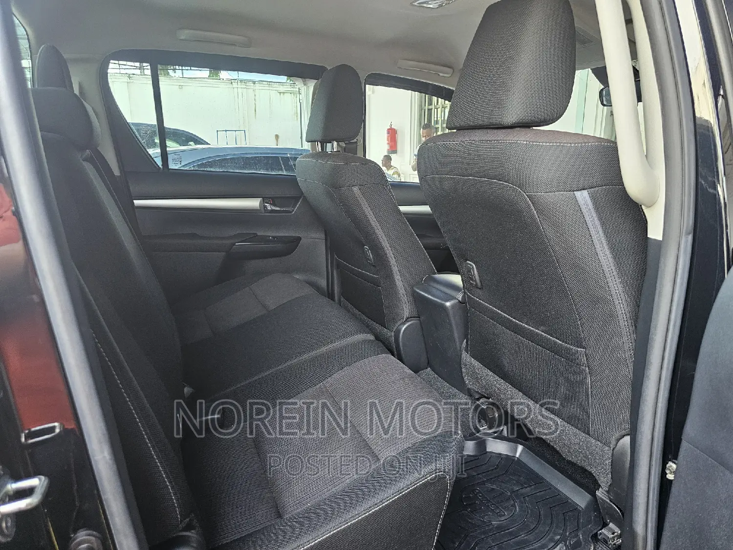 Toyota Hilux 2018 Black