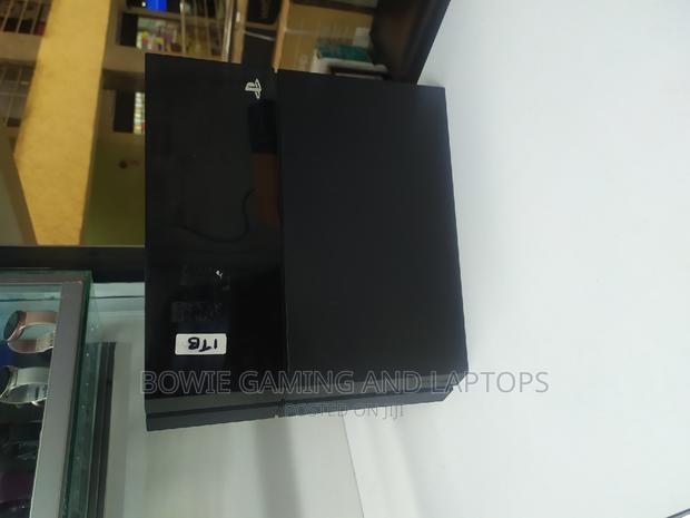 PS4 Standard Used 1TB Used - main view