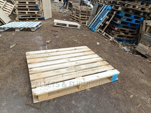 SZ Wood Pallet/ Store Pallets