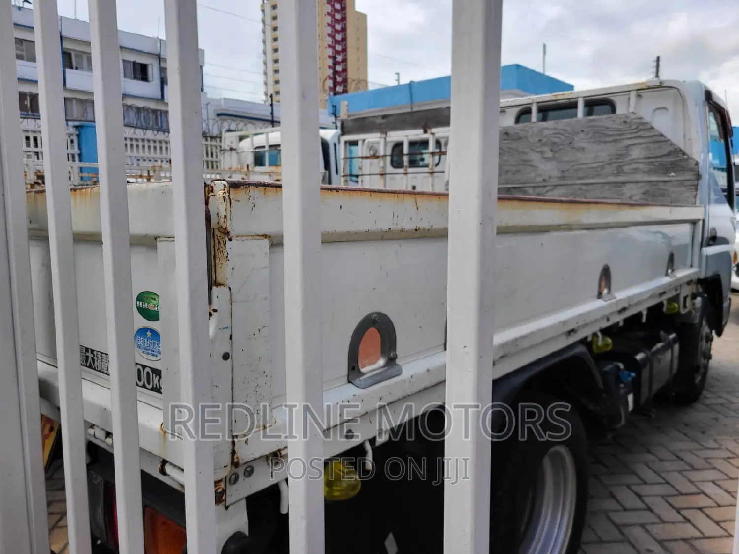 Mitsubishi Fuso 2016 White