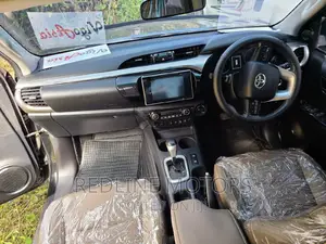 Toyota Hilux 2016 Matt Black