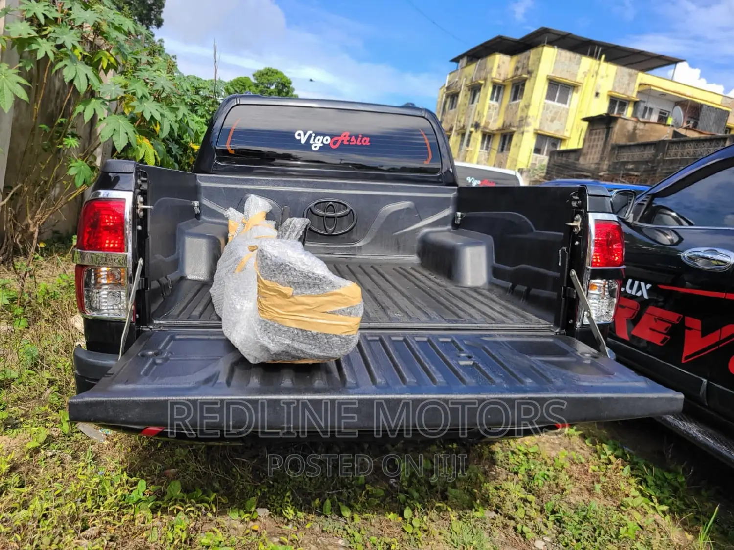 Toyota Hilux 2016 Matt Black
