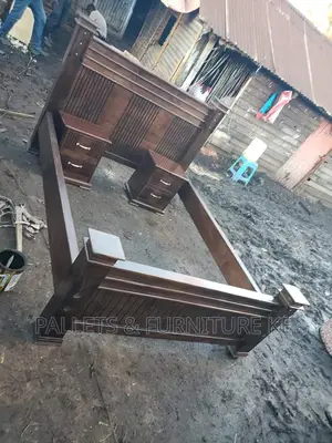 4 by 6 Mahogany Bed