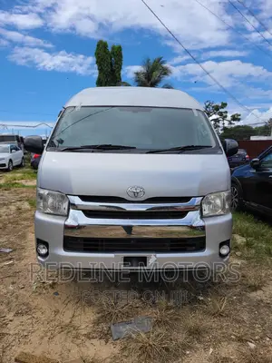 Toyota HiAce 2016 Silver