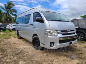 Toyota HiAce 2016 Silver