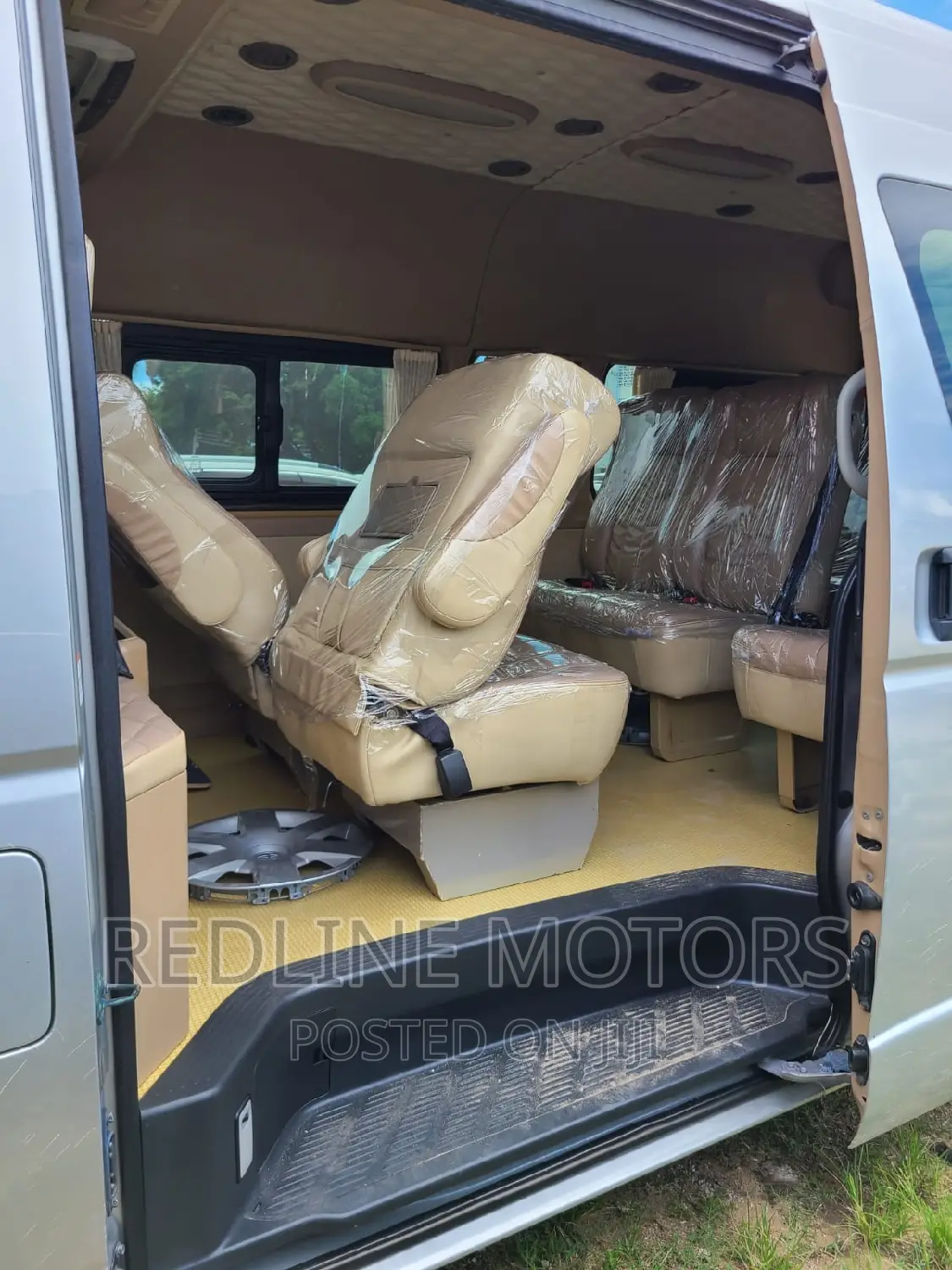 Toyota HiAce 2016 Silver