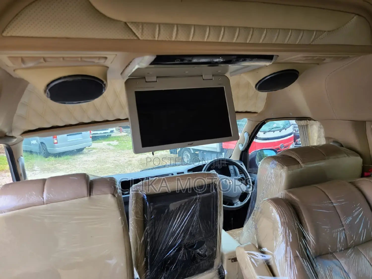 Toyota HiAce 2016 Silver