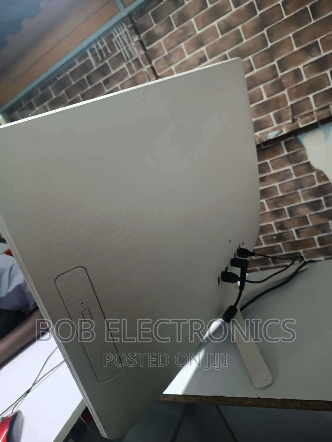 Desktop Computer HP AiO 24 4GB Intel Core I3 HDD 500GB