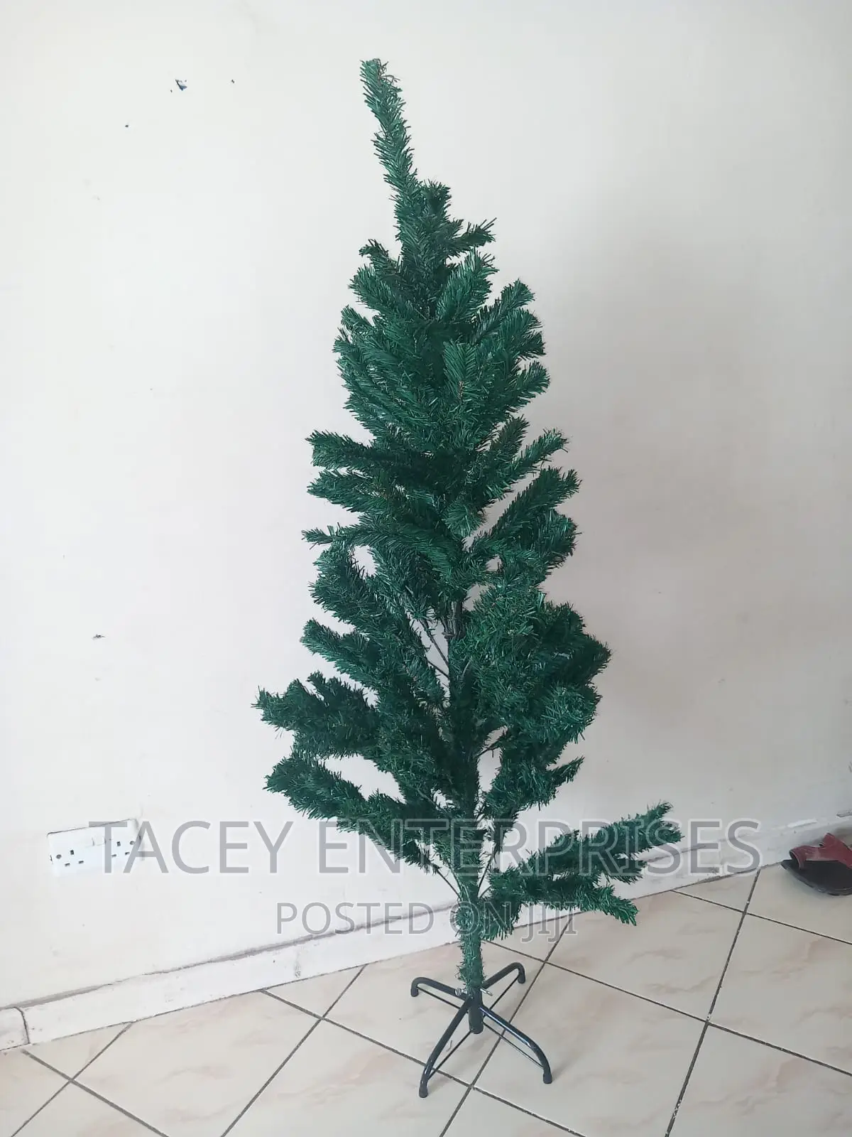 5 and 7 Feet Christmas Trees