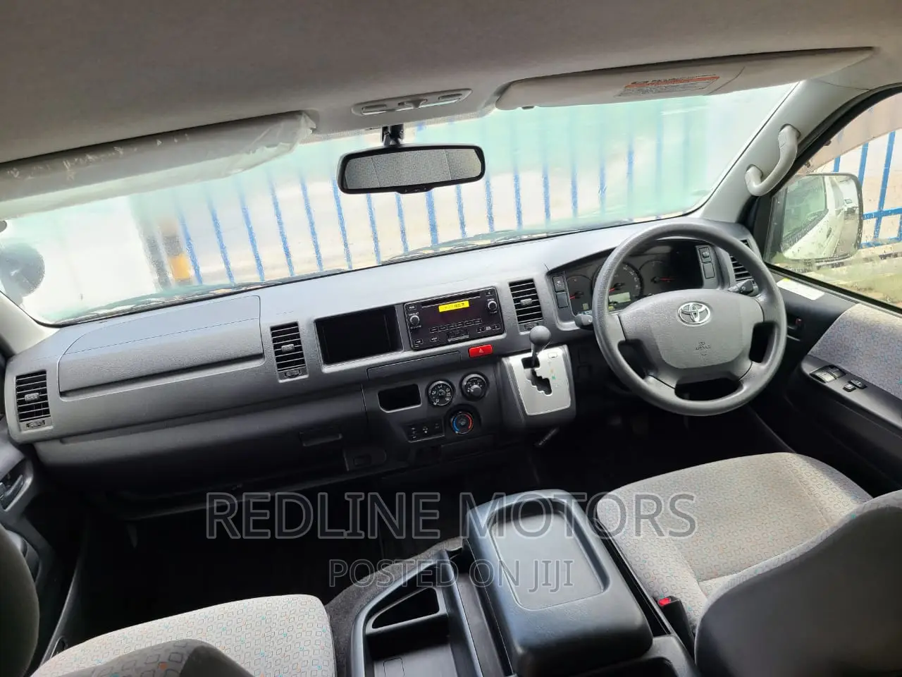Toyota HiAce 2016 White