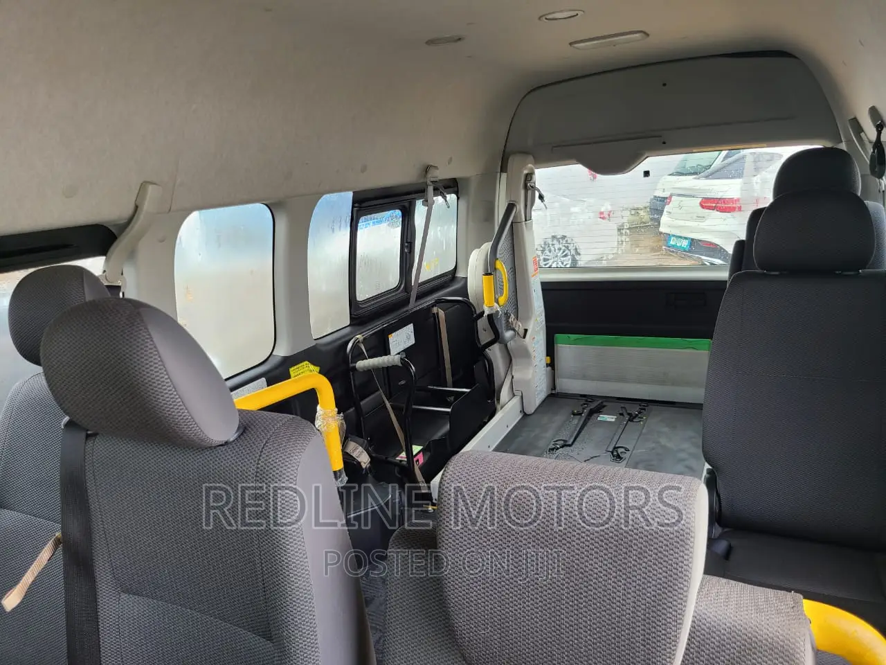 Toyota HiAce 2016 White