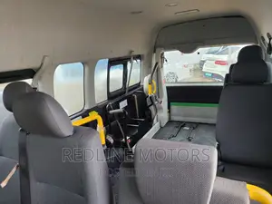 Toyota HiAce 2016 White