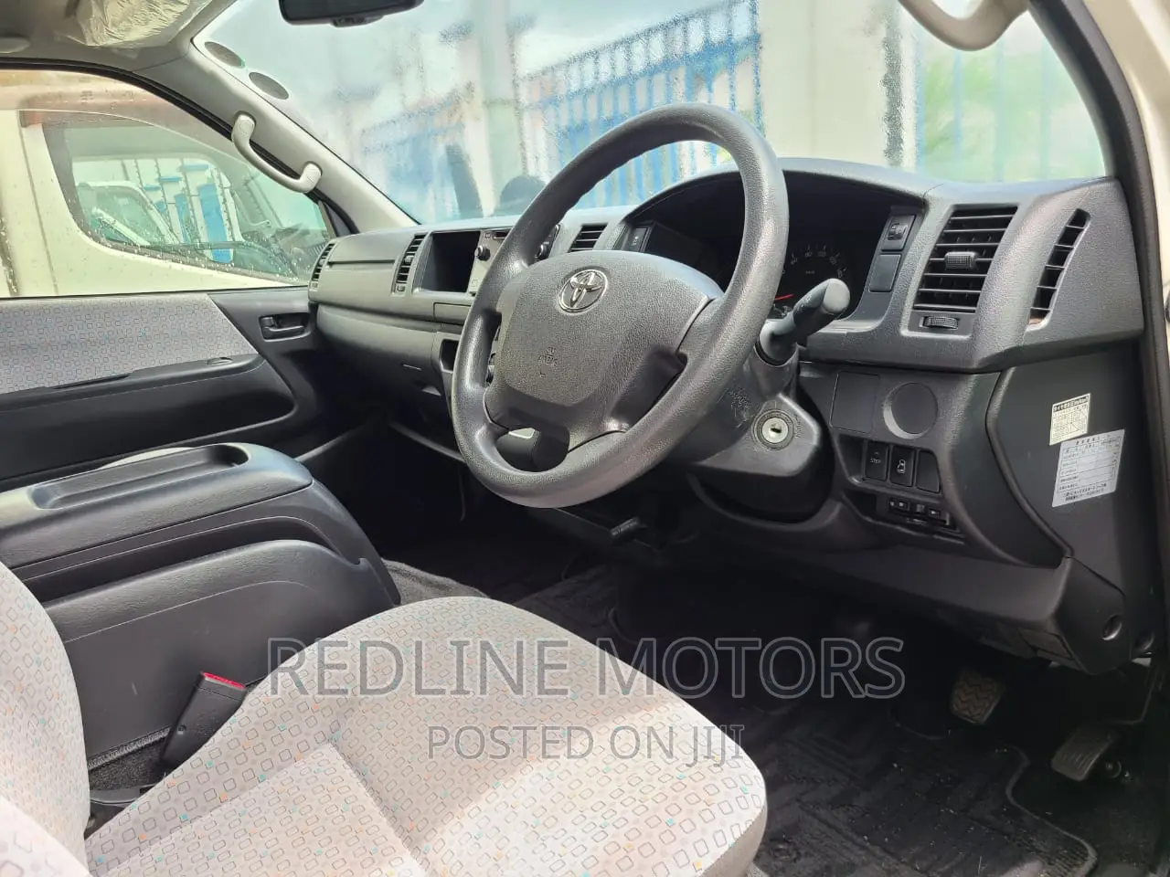 Toyota HiAce 2016 White