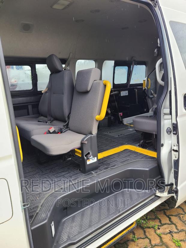 Toyota HiAce 2016 White - thumbnail 4