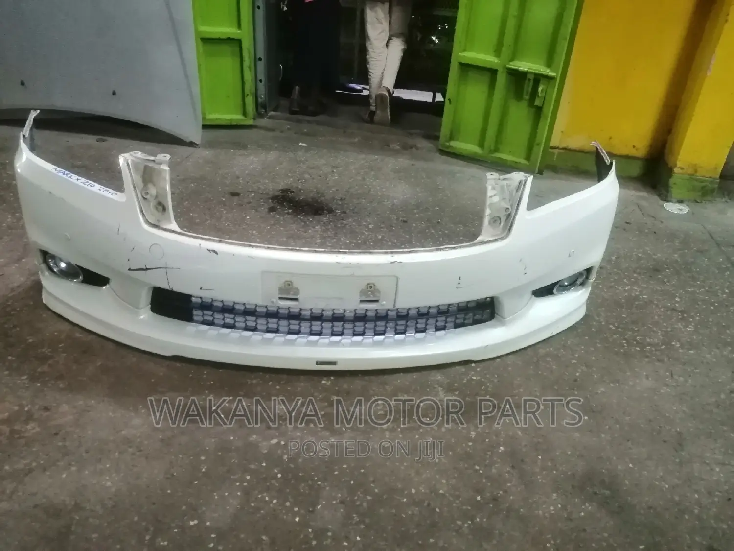 Toyota Mark X Zio 2010/2011 Front Bumper + Fogs Lamps