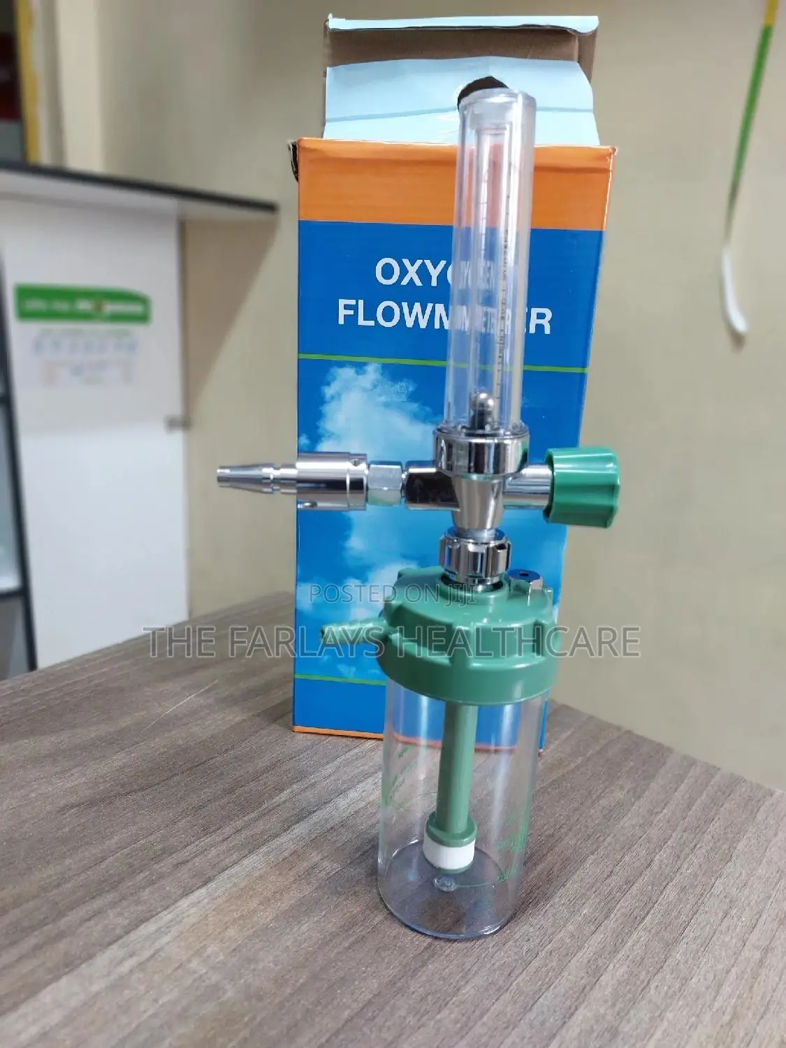 Wall Mount Regulator for Medical Oxygen. - SINGLE