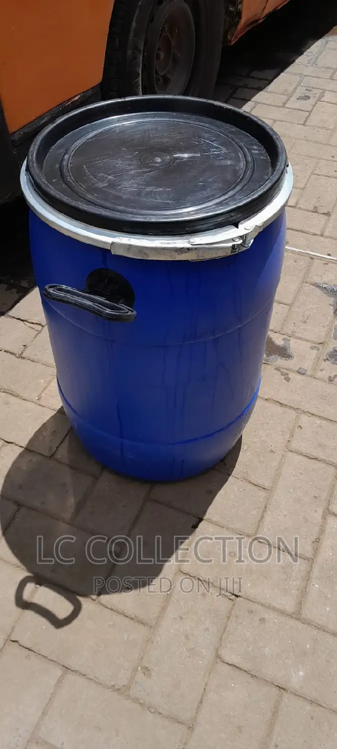 Plastic Water Tank With a Clipseal Rid