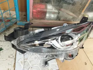 Mazda 3 Axela 2015 Headlight