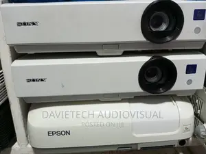 Exuk Projectors, Sony VPL Dx 100