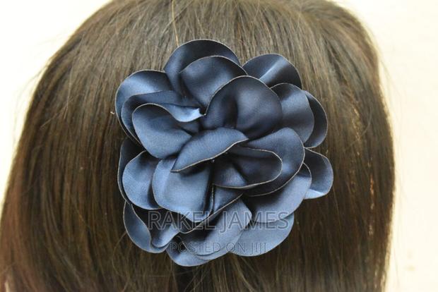 Golden Brooch Flower - thumbnail 3