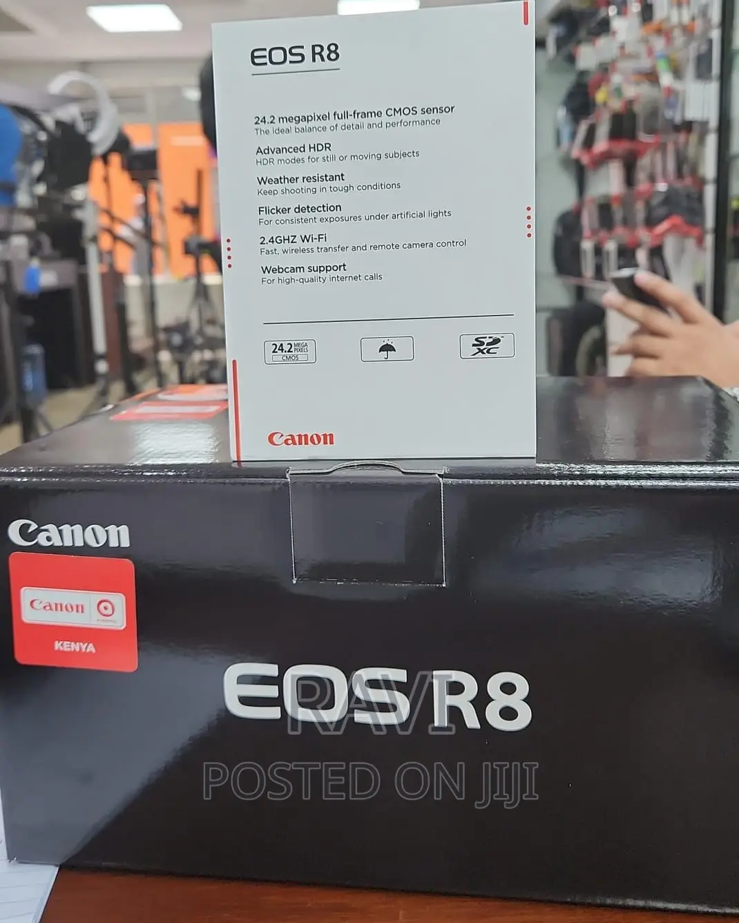 Canon R8 Body