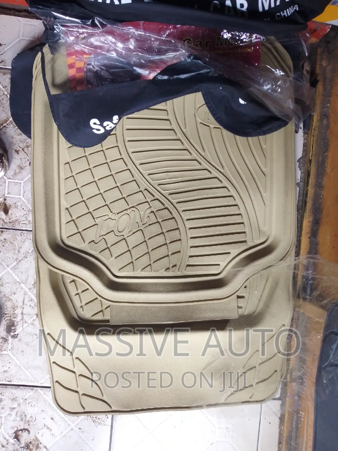 But 5seater Baige Car Mats/ 5pcs Car Mats
