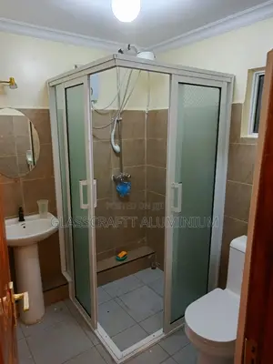 White Aluminum Shower Cubic