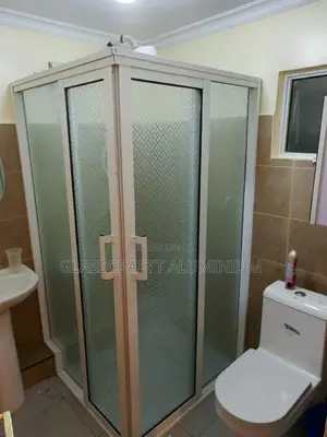 White Aluminum Shower Cubic