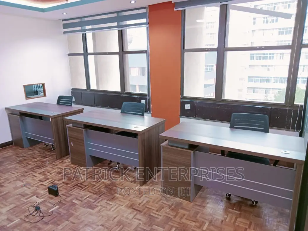 Executive Imported Office Desk 1.4 MTRS