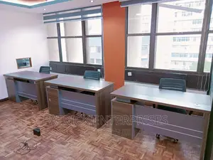 Executive Imported Office Desk 1.4 MTRS