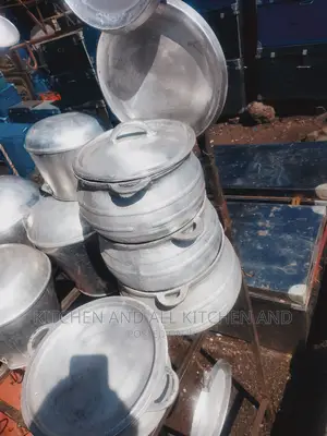Cast Iron Cooking Pot