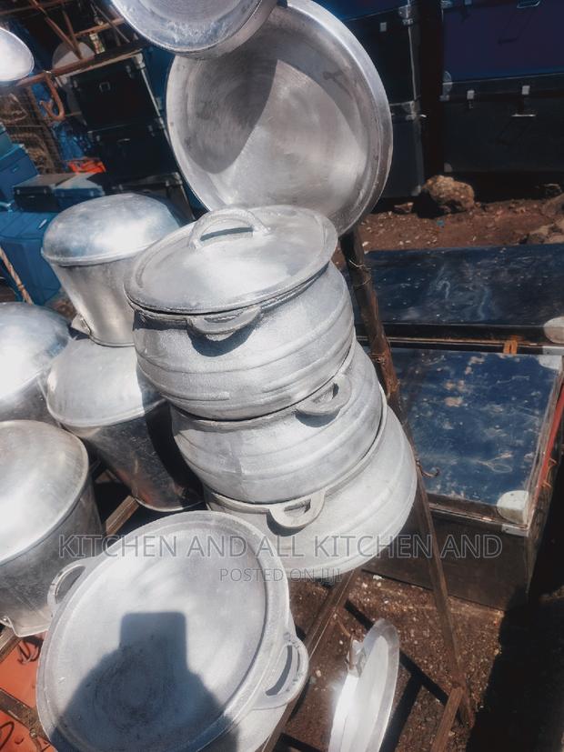 Cast Iron Cooking Pot