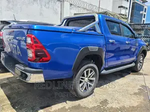 Toyota Hilux 2016 Blue