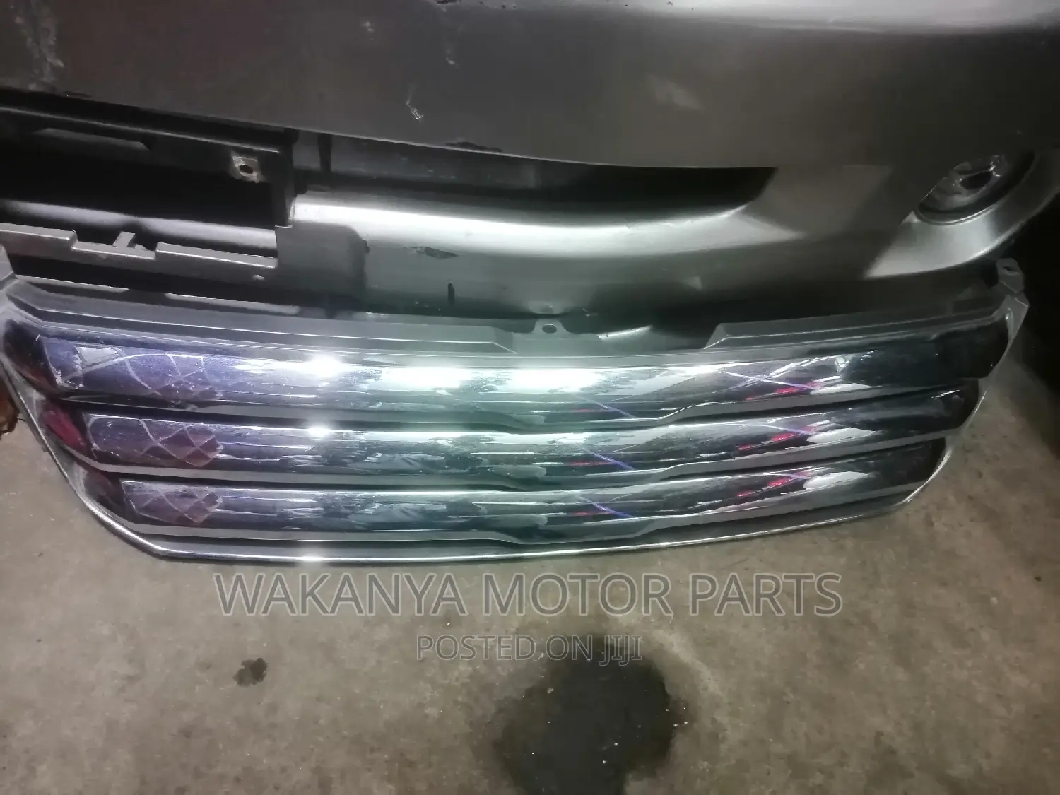 Toyota Noah 2002 - 2003 Chrome Plated Grille, Clean Ex Japan
