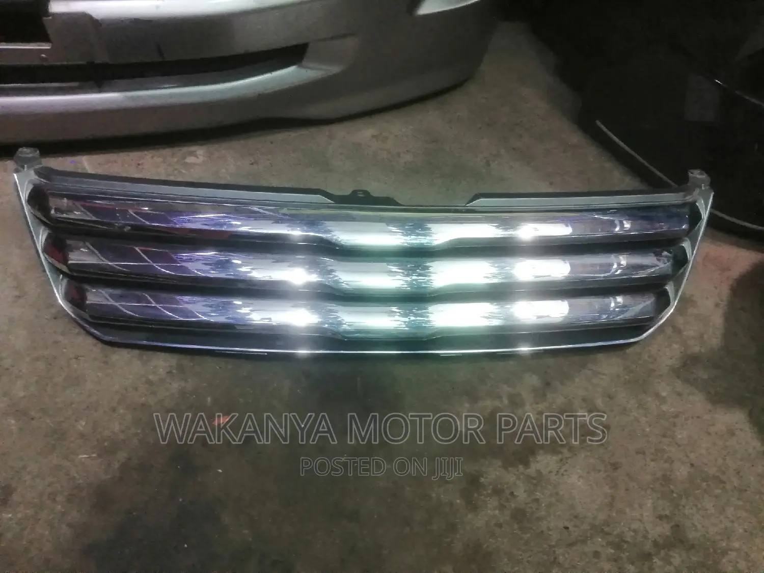 Toyota Noah 2002 - 2003 Chrome Plated Grille, Clean Ex Japan