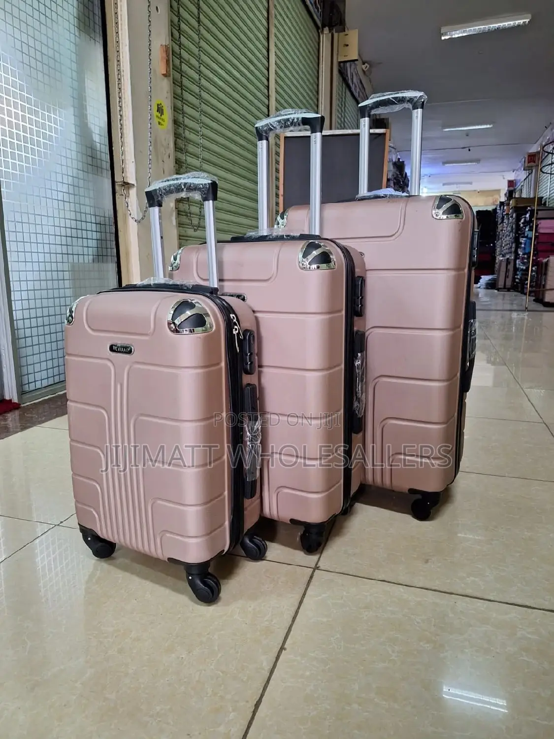 *3 in 1 Luxurious Fibre Suitcase*
Available