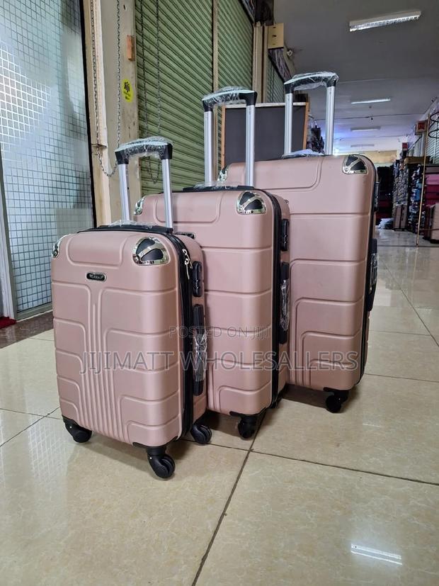 *3 in 1 Luxurious Fibre Suitcase*
Available